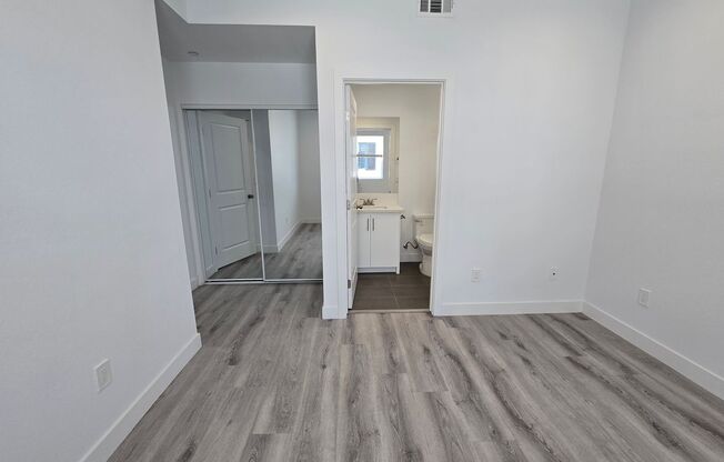 1805 1/2 Workman St