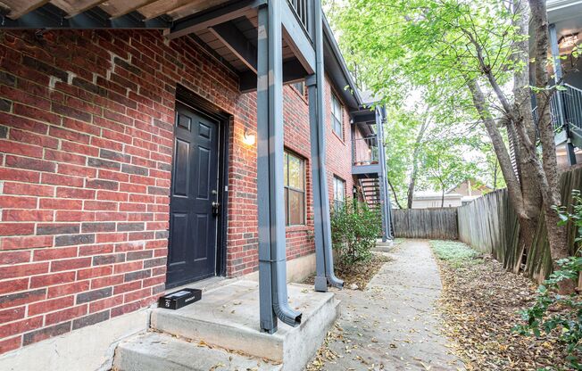 Kenniston Drive, 404