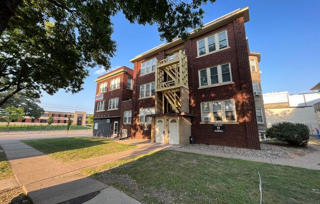 476 Herschel St.