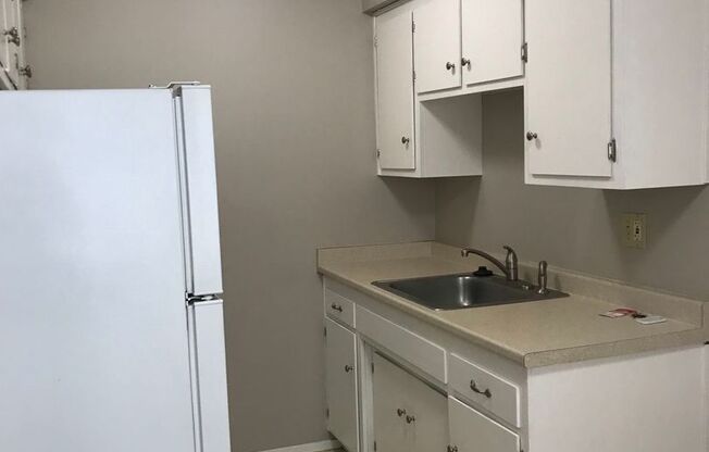 Desirable Midtown Neighborhood Apartment Available Now
