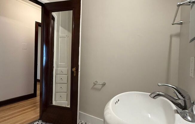 Studio, 1 bath, 530 sqft, $1,550, Unit 407