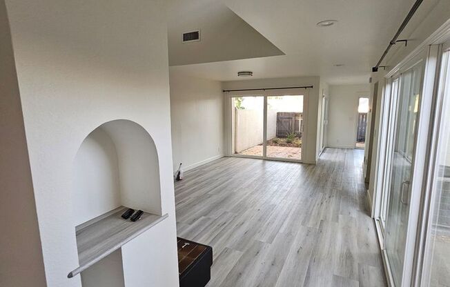 Gorgeous COMLETELY RENOVATED 3 Bed/2.5 Bath Townhome in Terrace Hills - San Jose