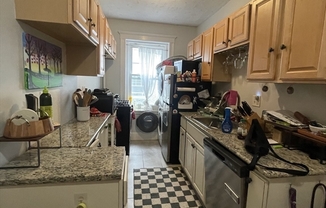 2 beds, 1 bath, 814 sqft, $2,700, Unit 3