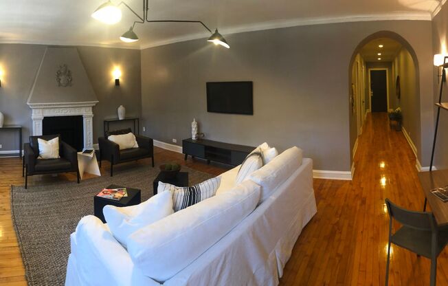 1 bed, 1 bath, 900 sqft, $1,827, Unit 200