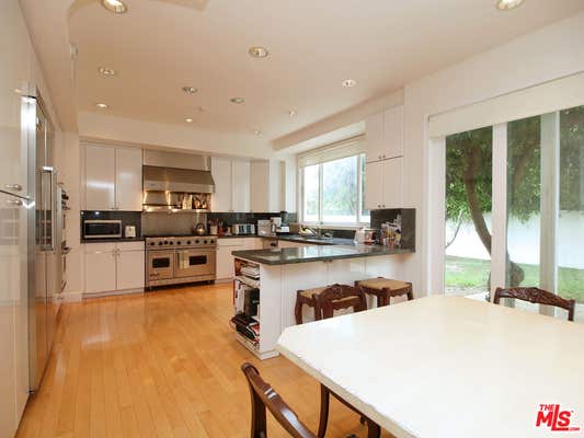 269 N Bundy Dr