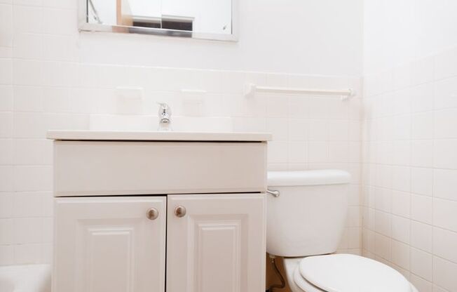 Studio, 1 bath, 422 sqft, $875, Unit 302