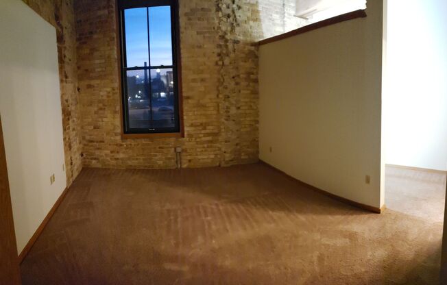 3 beds, 2 baths, 1,354 sqft, $2,700, Unit 206