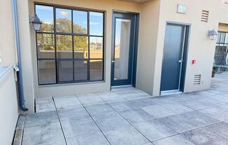Stylish Rockridge Condo – Prime Location, Modern Comfort!