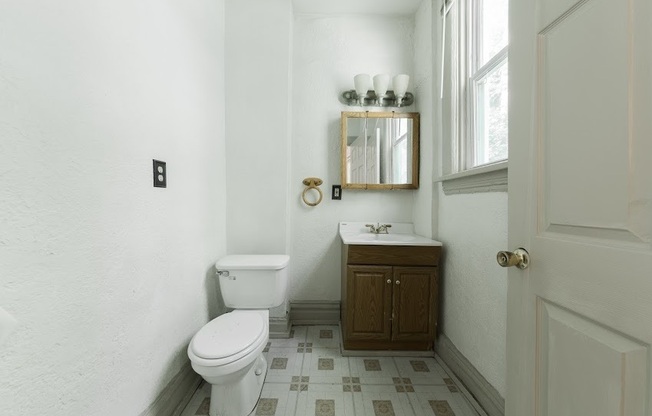 AVAILABLE JUNE 2026 - Great Location with Off-Street Parking Spot !