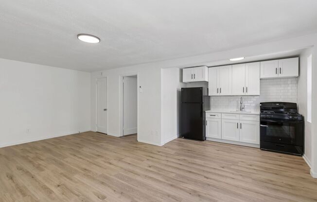 1 bed, 1 bath, 575 sqft, $995, Unit 124
