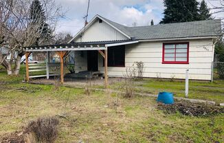 Freshly updated 3 bedroom 1 bath house off of River Rd.