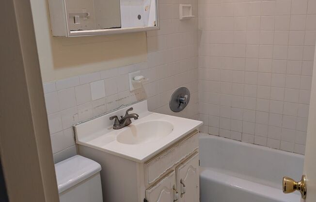 3 beds, 2 baths, 1,413 sqft, $3,500, Unit 9H