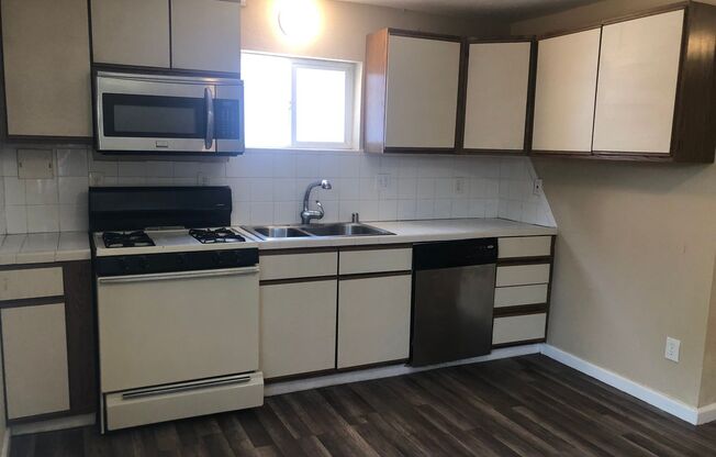 1 bed, 1 bath, $1,295