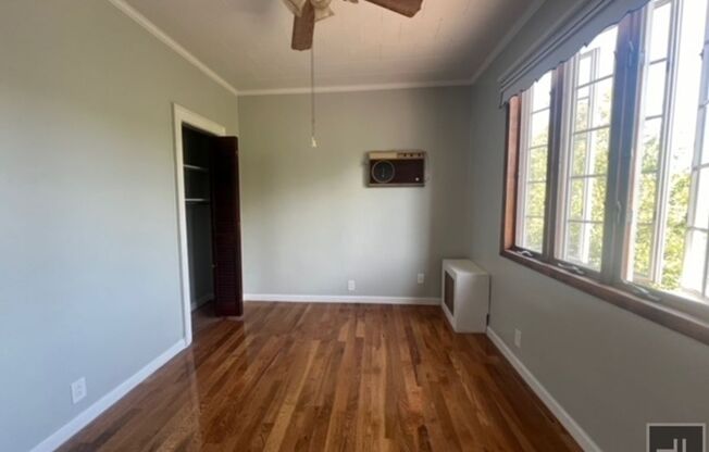 2 beds, 1 bath, $2,000, Unit 2