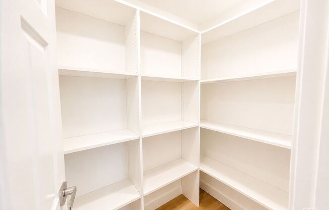 2 beds, 3.5 baths, 3,062 sqft, $10,000, Unit 1804