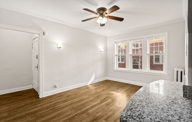 2 beds, 1 bath, 569 sqft, $2,250, Unit 6112-2E