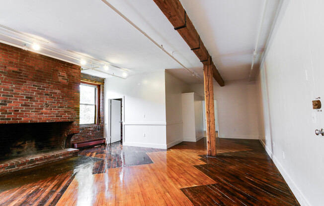 2 beds, 1 bath, 1,100 sqft, $4,400, Unit E214