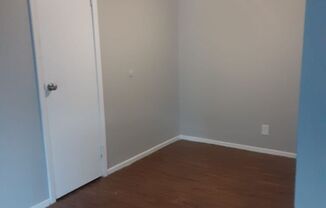 2 beds, 1 bath, 950 sqft, $1,015, Unit Unit 34