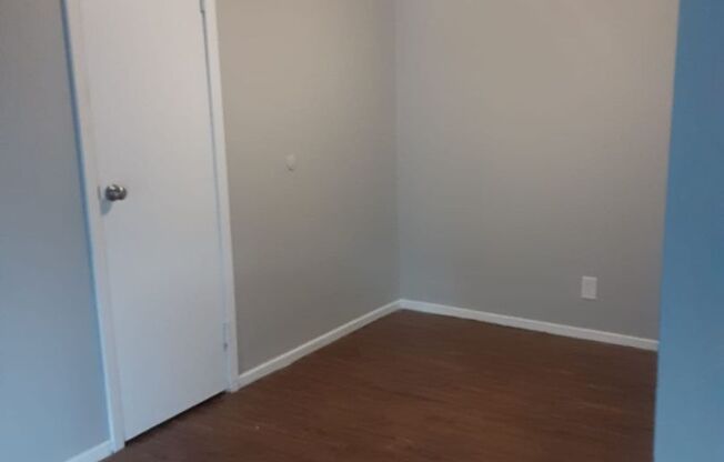 ALL BILLS PAID- 2 BEDROOM 1 BATH WOODHAVEN APARTMENTS!!