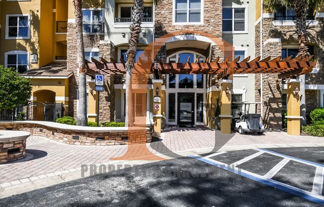 3rd Floor 2 bed/ 2 Bath Condo in Villa Medici with Detached Garage!