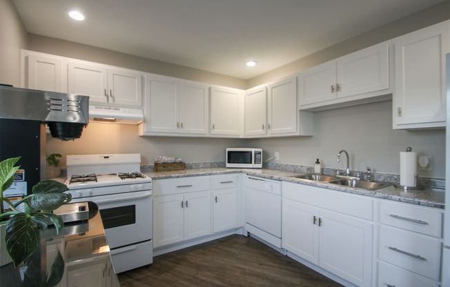 This is a photo of the kitchen in the resident clubhouse at Compton Lake Apartments in Mt. Healthy, OH.