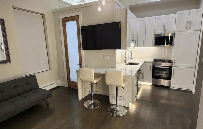 Studio, 1 bath, 260 sqft, $2,850, Unit 1B