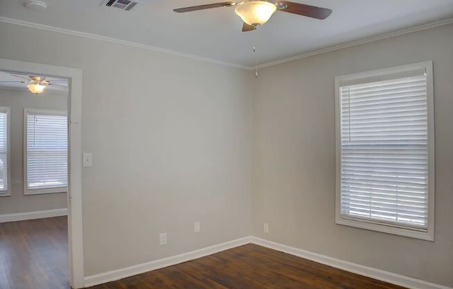 2 beds, 1 bath, 770 sqft, $1,250, Unit 4615 E 4th Place