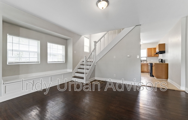 903 N OXFORD ST