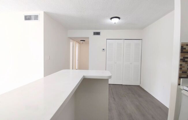 2 beds, 1 bath, $2,250, Unit #I-103