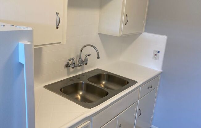 1 bed, 1 bath, 650 sqft, $2,200, Unit 2890-20