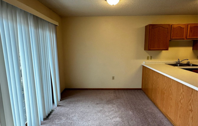 3 beds, 2 baths, $1,375, Unit KA848-2