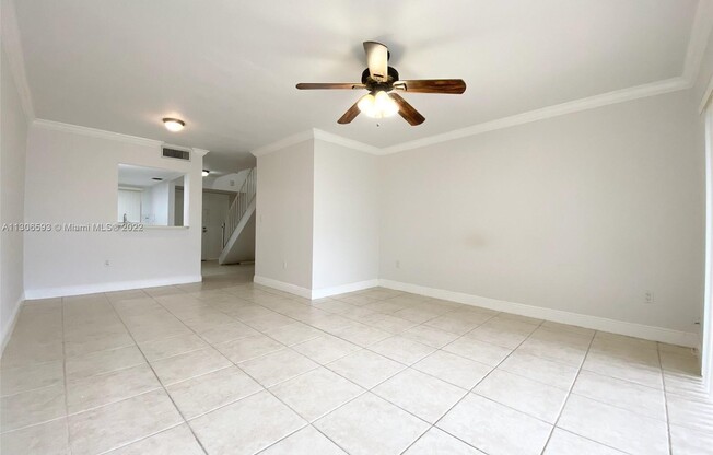 9371 FONTAINEBLEAU BLVD