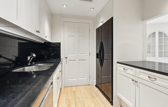 2 beds, 2 baths, 1,210 sqft, $5,500, Unit W907