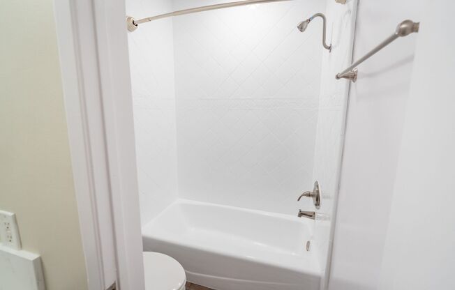 1 bed, 1 bath, 695 sqft, $1,948, Unit 402
