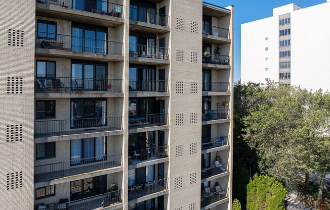 Studio, 1 bath, 580 sqft, $1,313, Unit 506