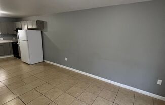 2 beds, 1 bath, 1,000 sqft, $800, Unit A