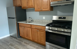 2 beds, 1 bath, $1,995, Unit 24