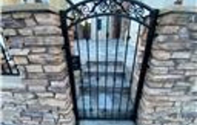 Beautiful 4 bedroom House in the Vista Verde Community in Centennial Hills