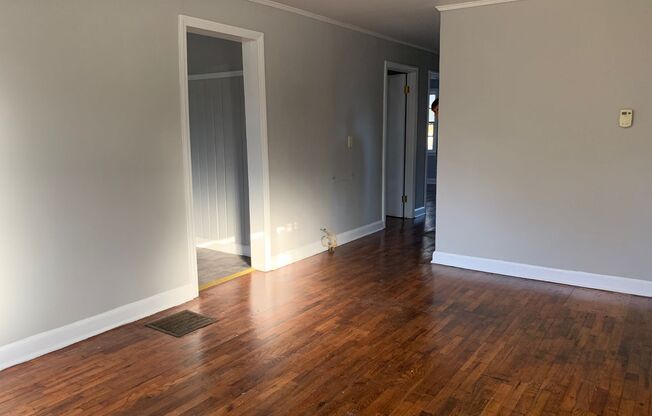 3 Bedrooms, 1 Bathroom - West Rome House