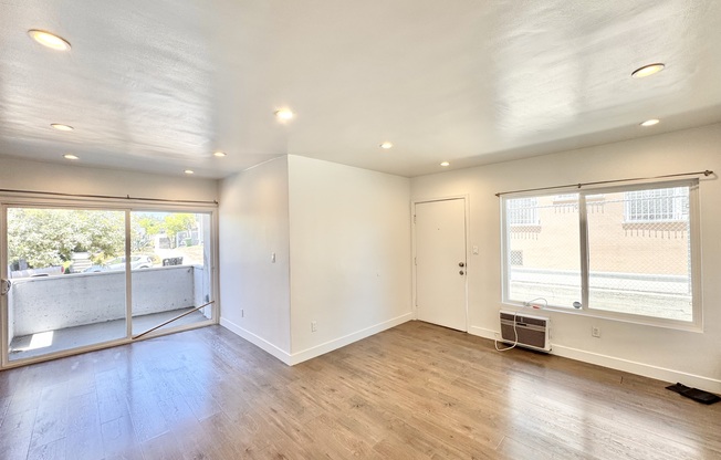 1948 S RIMPAU BLVD