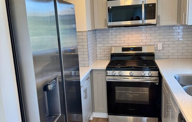2 beds, 2 baths, 1,039 sqft, $2,795, Unit #51