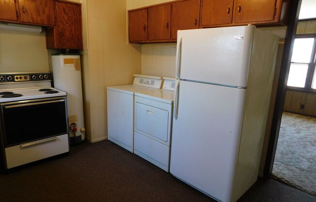 2 beds, 1 bath, $675