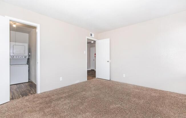 1 bed, 1 bath, 560 sqft, $895