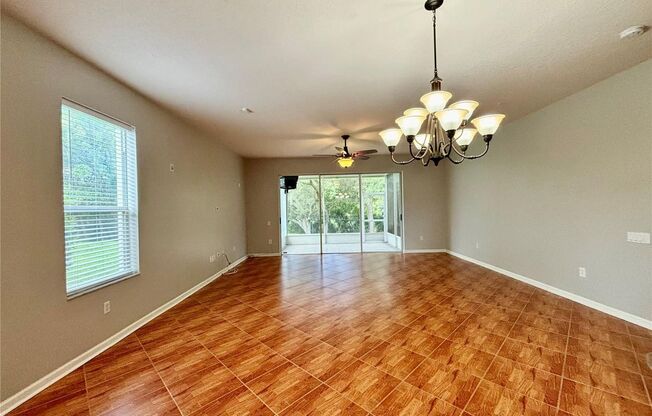 MOVE-IN READY TOWNHOUSE