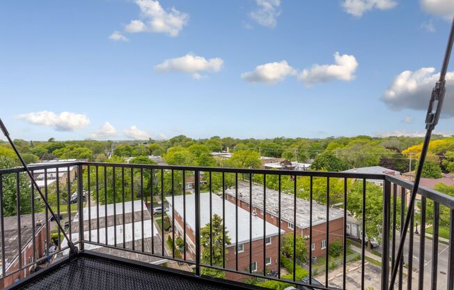 2 beds, 2 baths, 950 sqft, $2,500, Unit 503
