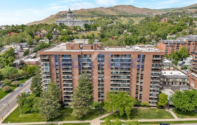 Salt Lake City - Near Downtown - 2BD - 2BTH - 1GAR