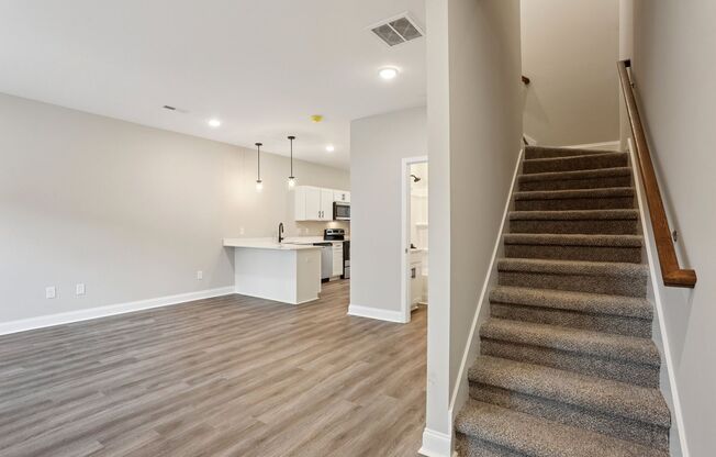 4 beds, 3 baths, 1,425 sqft, $1,795, Unit 201