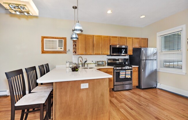 139 W 6 ST