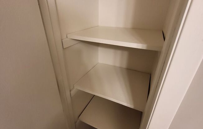 1 bed, 1 bath, 850 sqft, $999, Unit 9-917