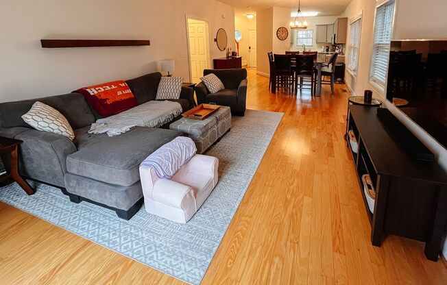 *RE-RENTAL AVAILABLE 11/14/25 * Quartz Counters! 3 Bedroom, 2.5 Bath House